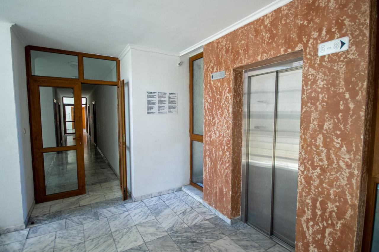 Studio Apartment With Balcony 300M From Beach Sunny Beach Ngoại thất bức ảnh