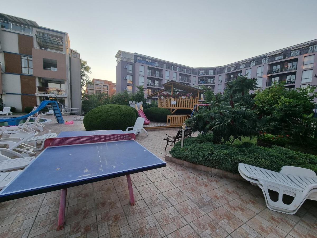 Studio Apartment With Balcony 300M From Beach Sunny Beach Ngoại thất bức ảnh