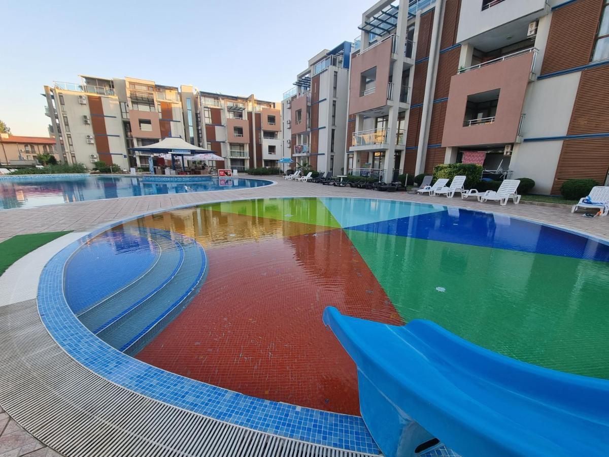 Studio Apartment With Balcony 300M From Beach Sunny Beach Ngoại thất bức ảnh