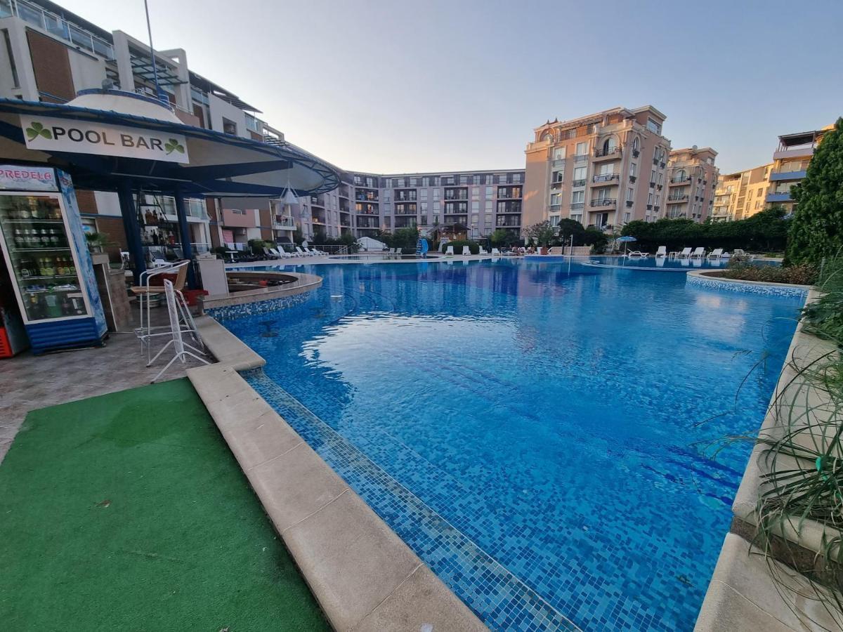 Studio Apartment With Balcony 300M From Beach Sunny Beach Ngoại thất bức ảnh
