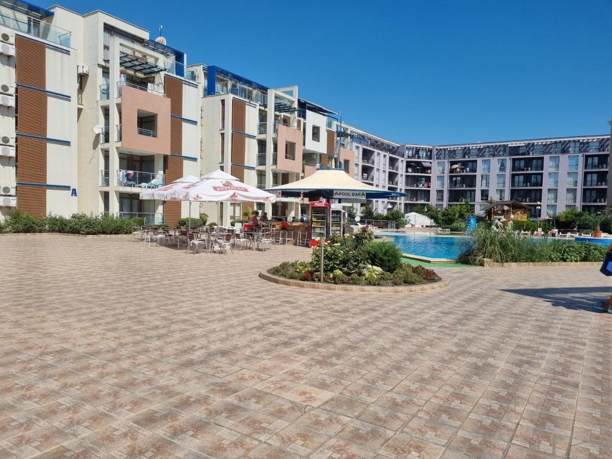 Studio Apartment With Balcony 300M From Beach Sunny Beach Ngoại thất bức ảnh