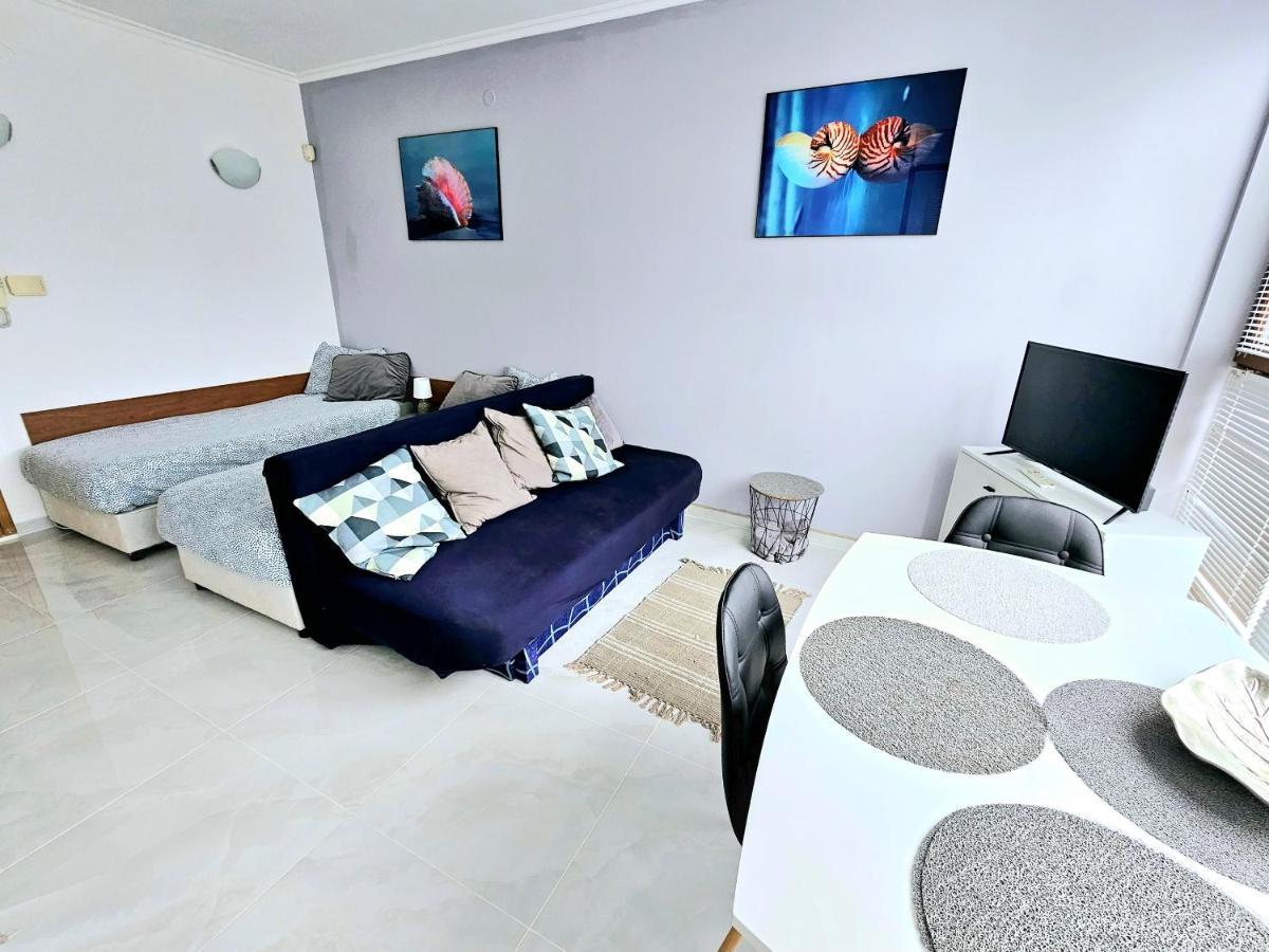 Studio Apartment With Balcony 300M From Beach Sunny Beach Ngoại thất bức ảnh