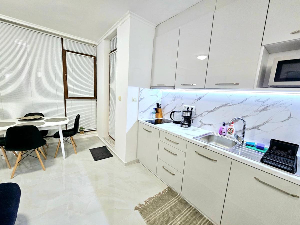 Studio Apartment With Balcony 300M From Beach Sunny Beach Ngoại thất bức ảnh