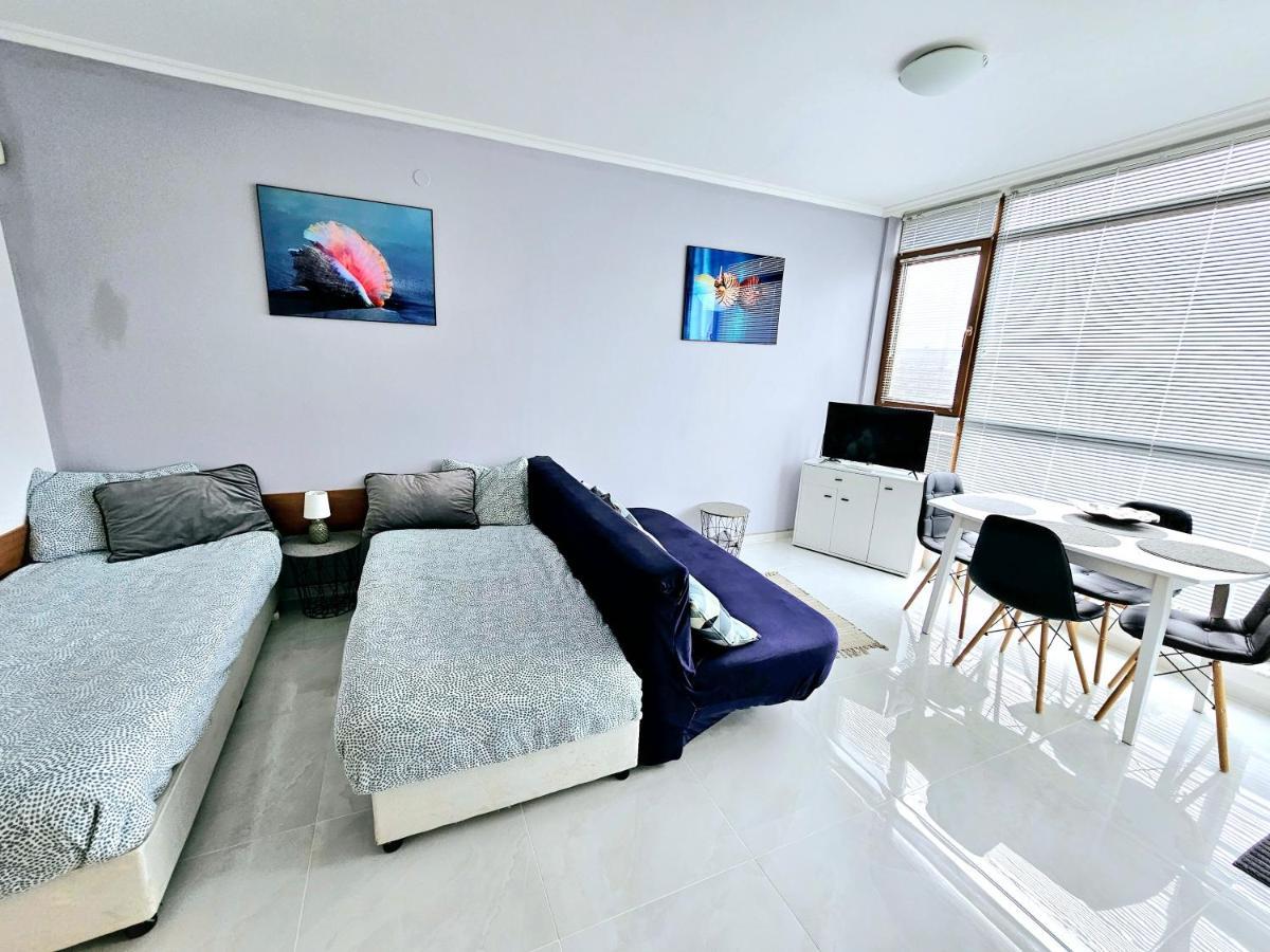 Studio Apartment With Balcony 300M From Beach Sunny Beach Ngoại thất bức ảnh