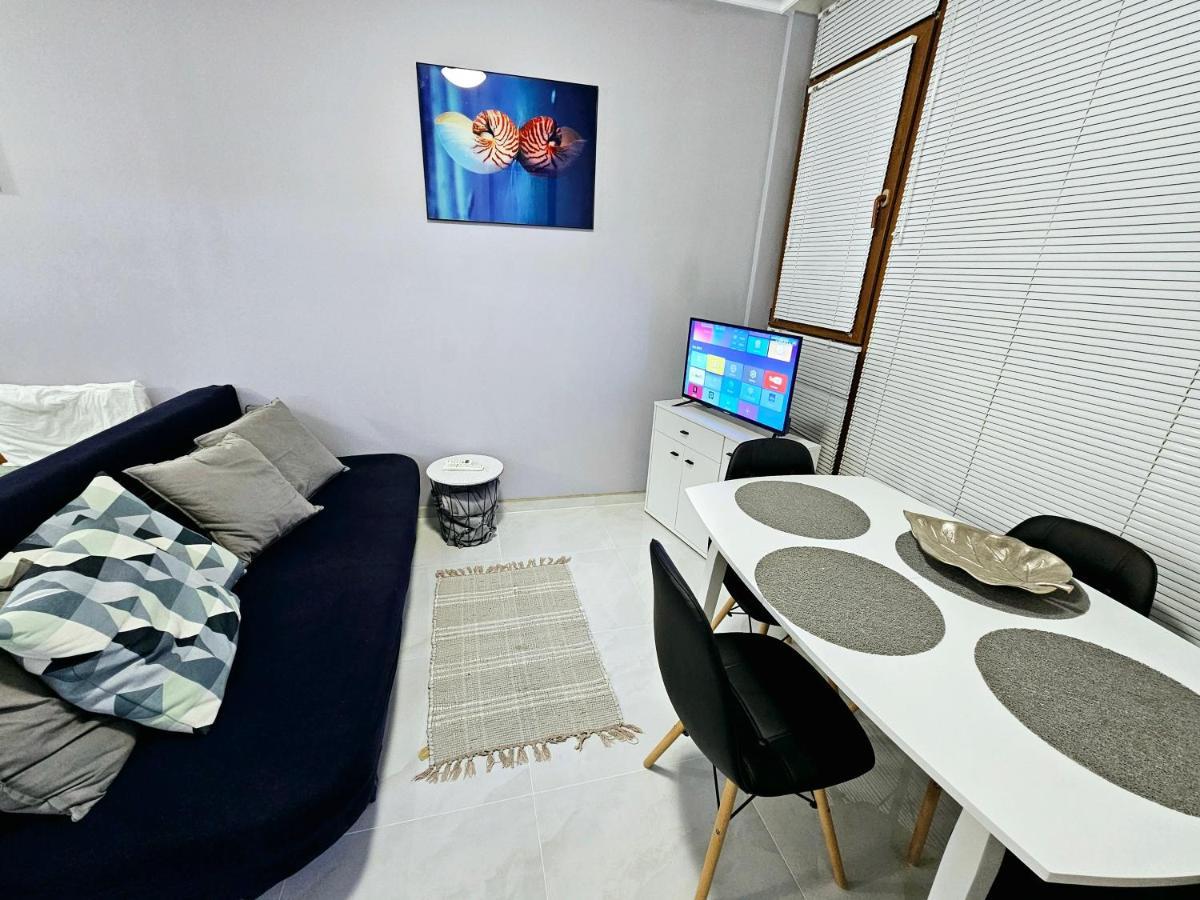 Studio Apartment With Balcony 300M From Beach Sunny Beach Ngoại thất bức ảnh